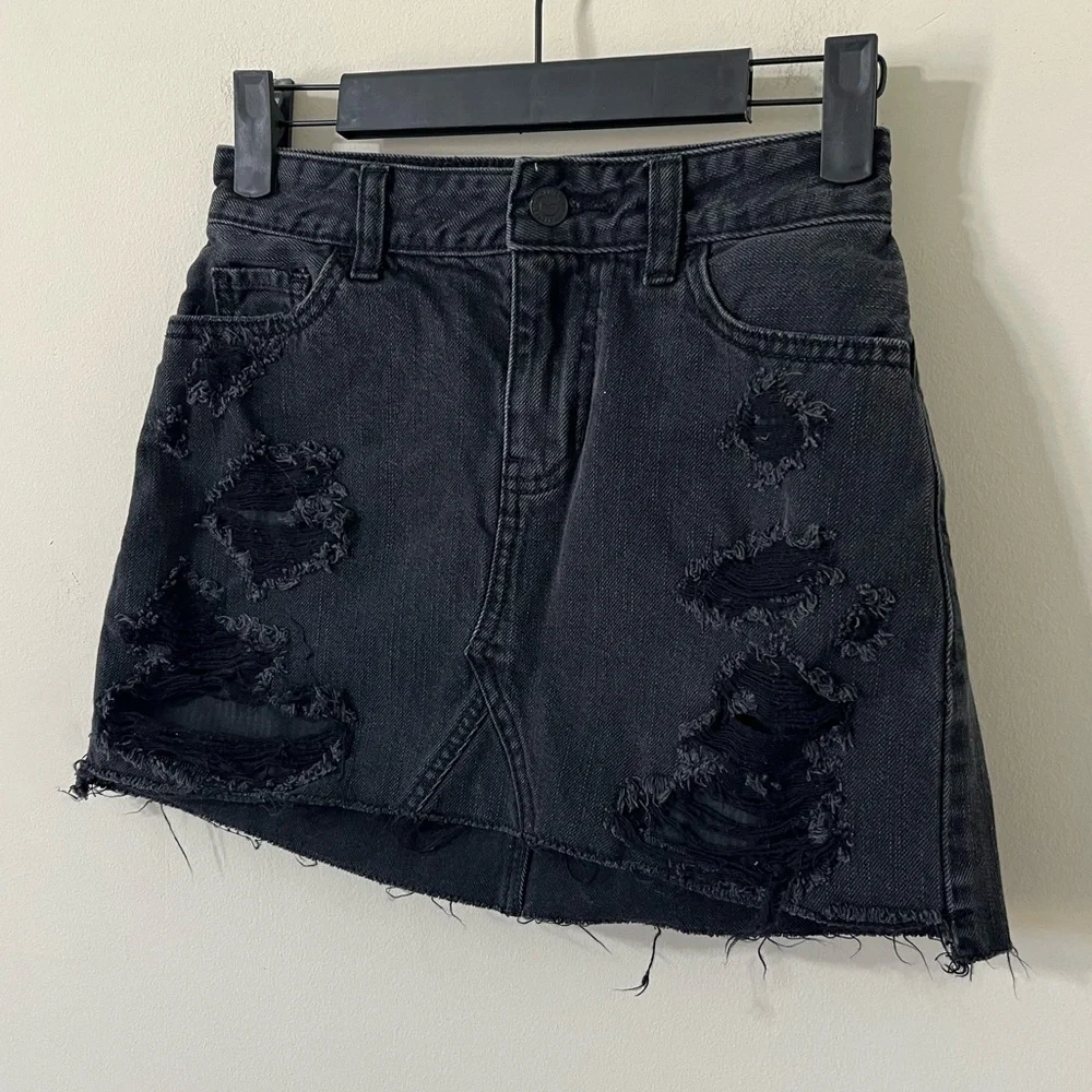 Hollister Black Faded Wash Distressed High-Rise Skirt Size 00 - Picture 5 of 9